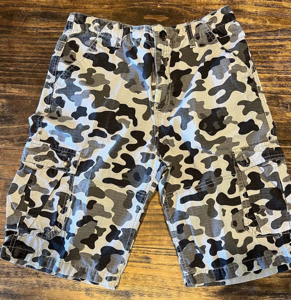 Ln Geans Gray Camo Cargo Shorts